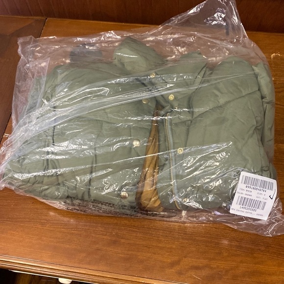 J Crew New chateau puffer coatItem BM538 - Picture 2 of 3